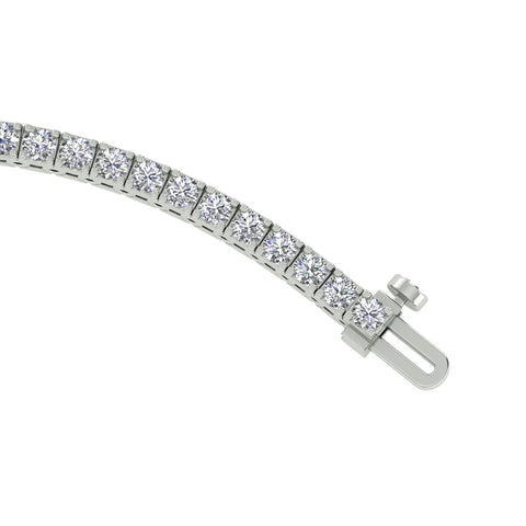 18k White Gold and Diamond Tennis measuring 7 inches length and total gold weight of 12.42g