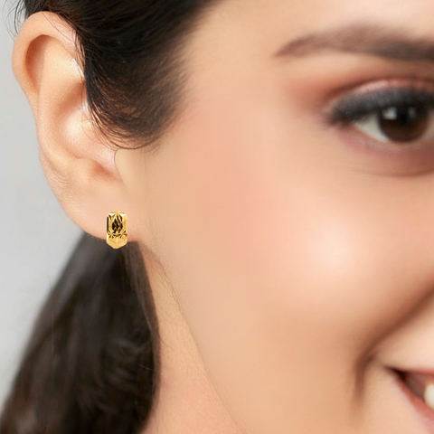 22k Yellow Gold Hoop Medium Earrings with gold weight of 2.87g