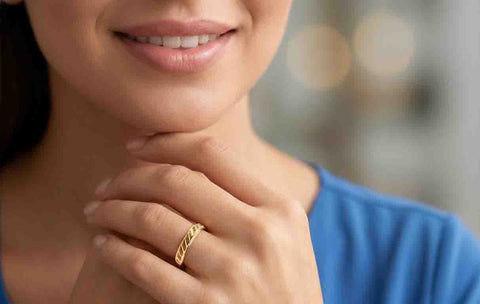 22k Two-Tone Gold Band Ring in size 6.8 and total gold weight of 2.77g