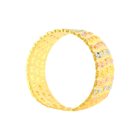 22k Three-Tone Gold Fancy Band Ring in size 8.5 and total gold weight of 4.77g