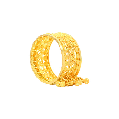 22k Yellow Gold Band Ring in size 6.5 and total gold weight of 4.57g