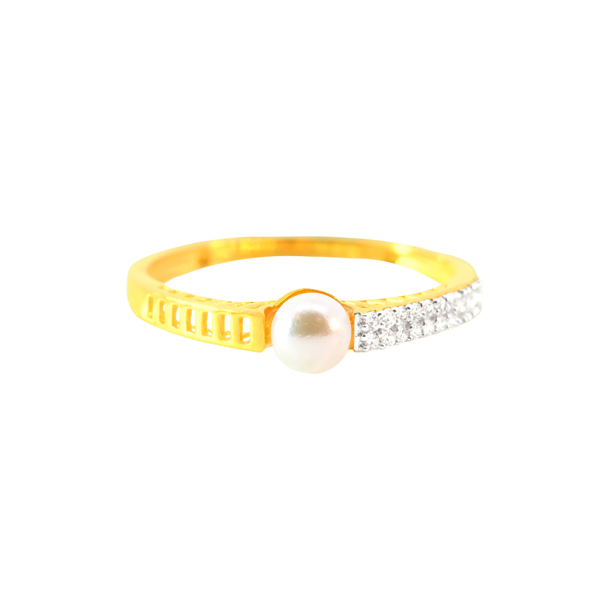 22k Yellow Cubic Zirconia Pearl Ring in size 7.5 and total gold weight of 2.06g