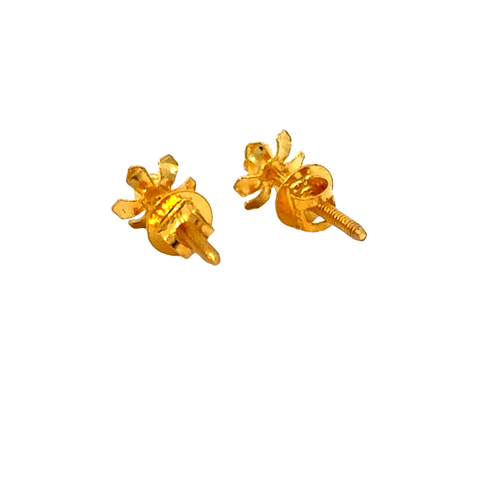 22k Yellow Gold Cubic Zirconia Floral Stud Earrings with gold weight of 0.578g