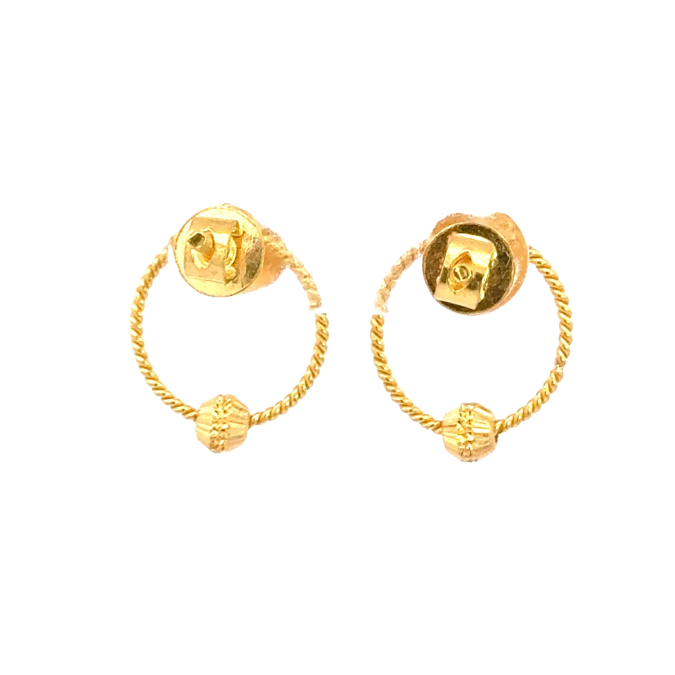 22k Yellow Gold Dangling Earrings with gold weight of 3.3g