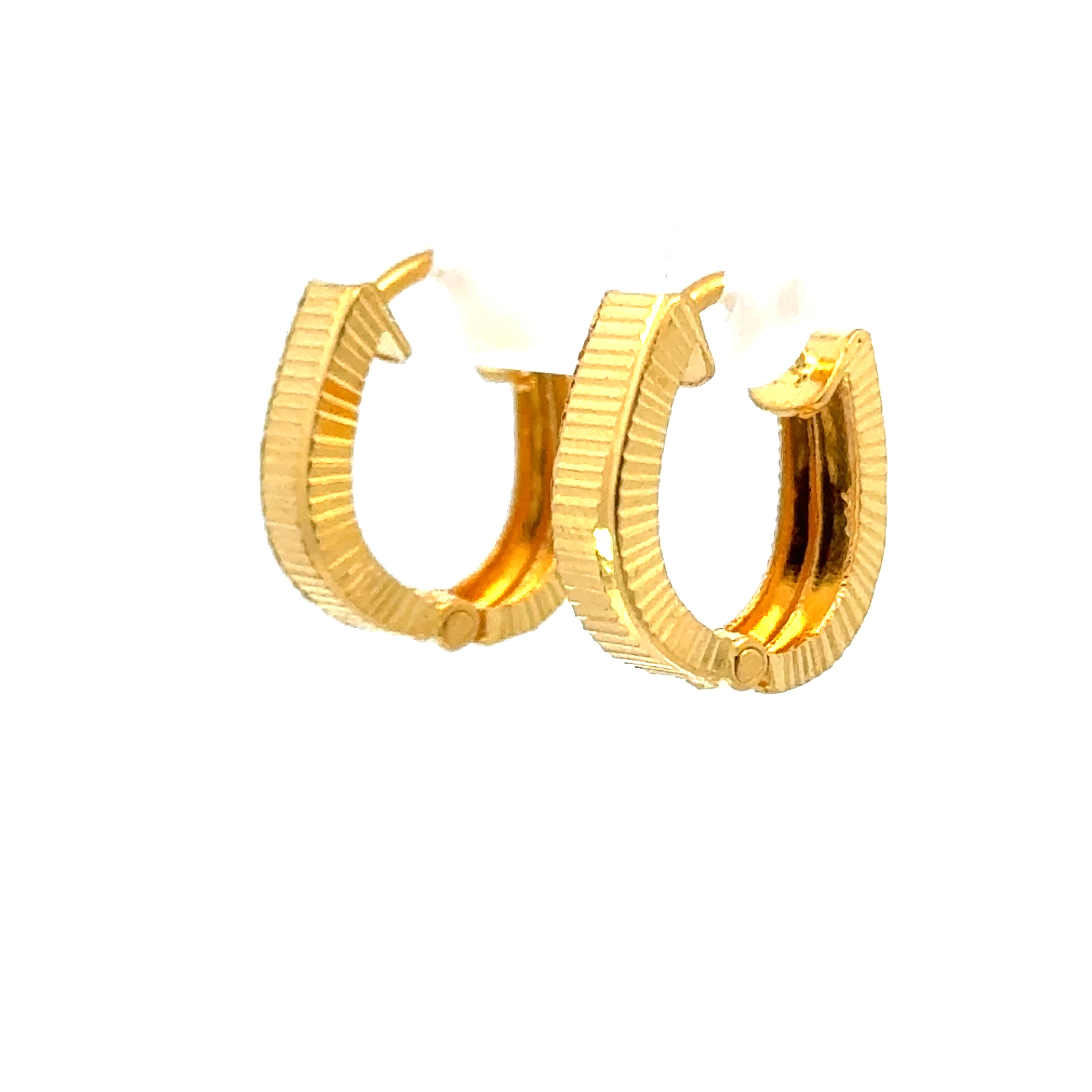 22k Yellow Gold Huggies Earrings with gold weight of 2.71g