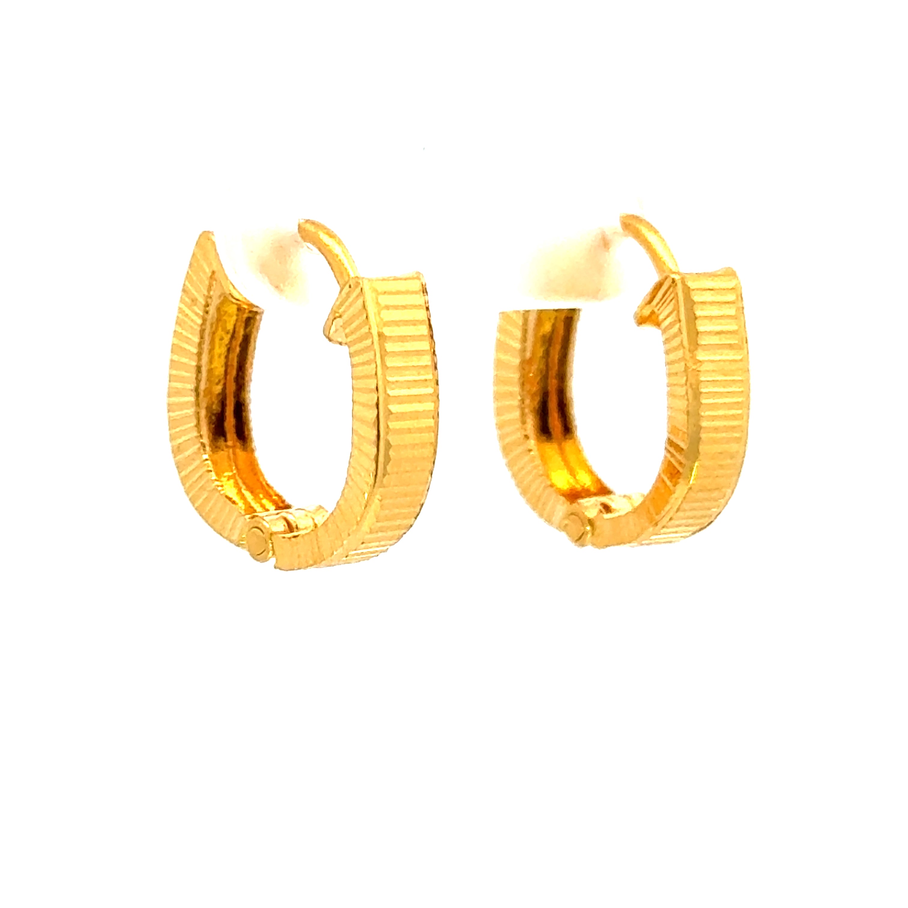 22k Yellow Gold Huggies Earrings with gold weight of 2.71g