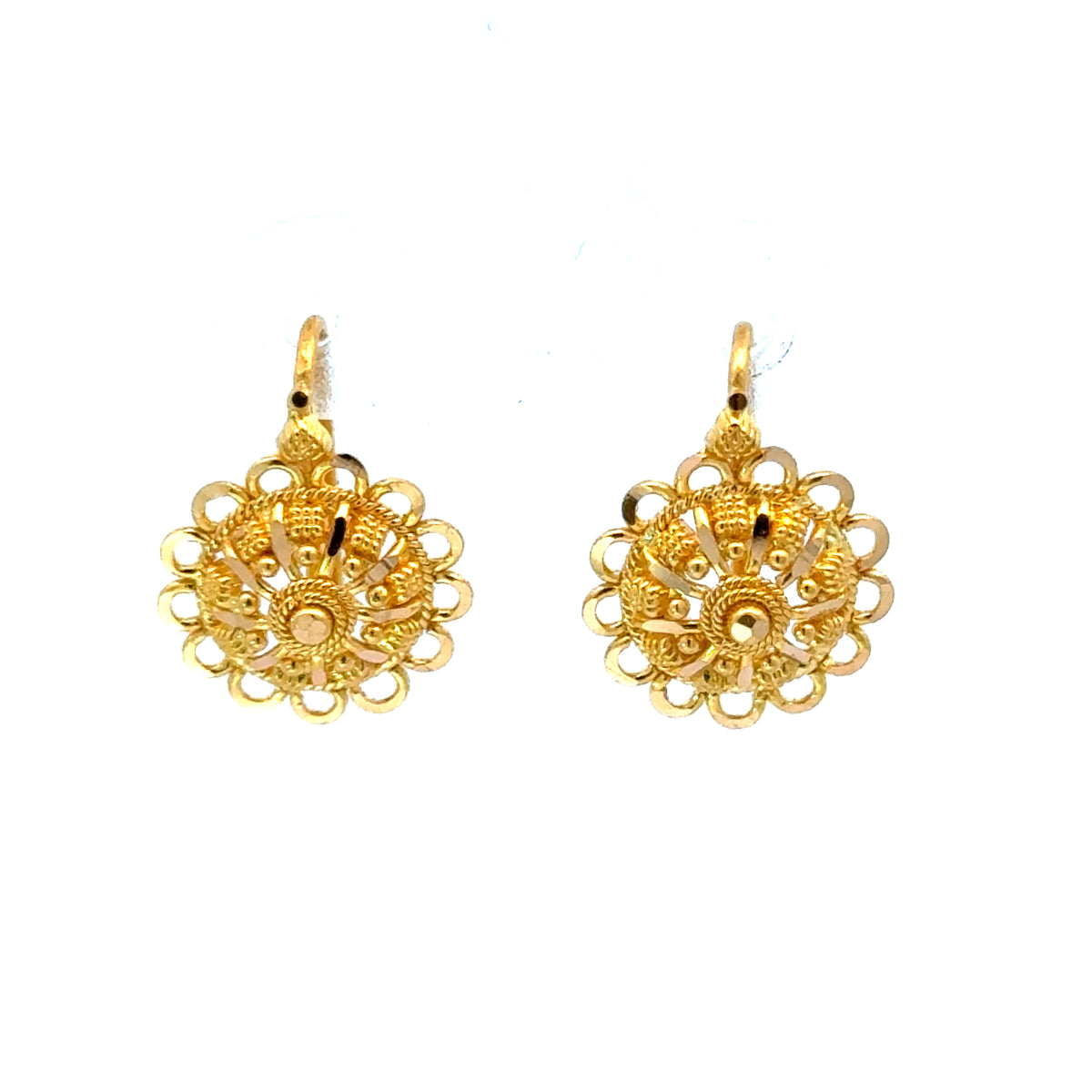 22k Yellow Gold Filigree Earrings with gold weight of 2.72g