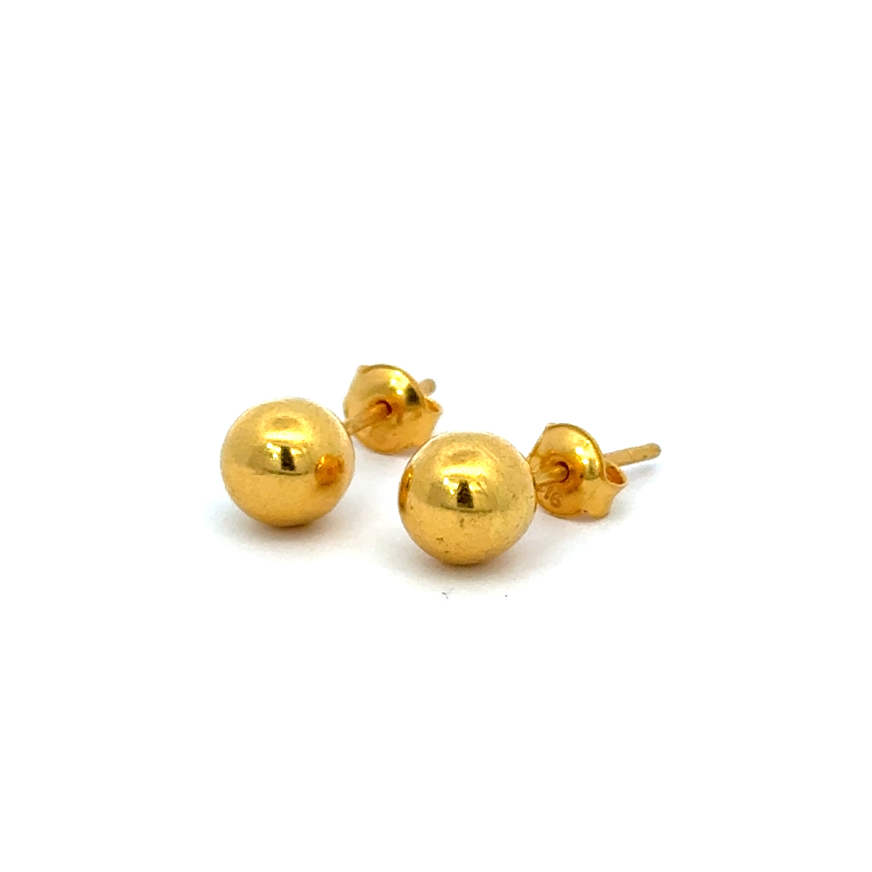 22k Yellow Gold Stud Earrings with gold weight of 1.7g