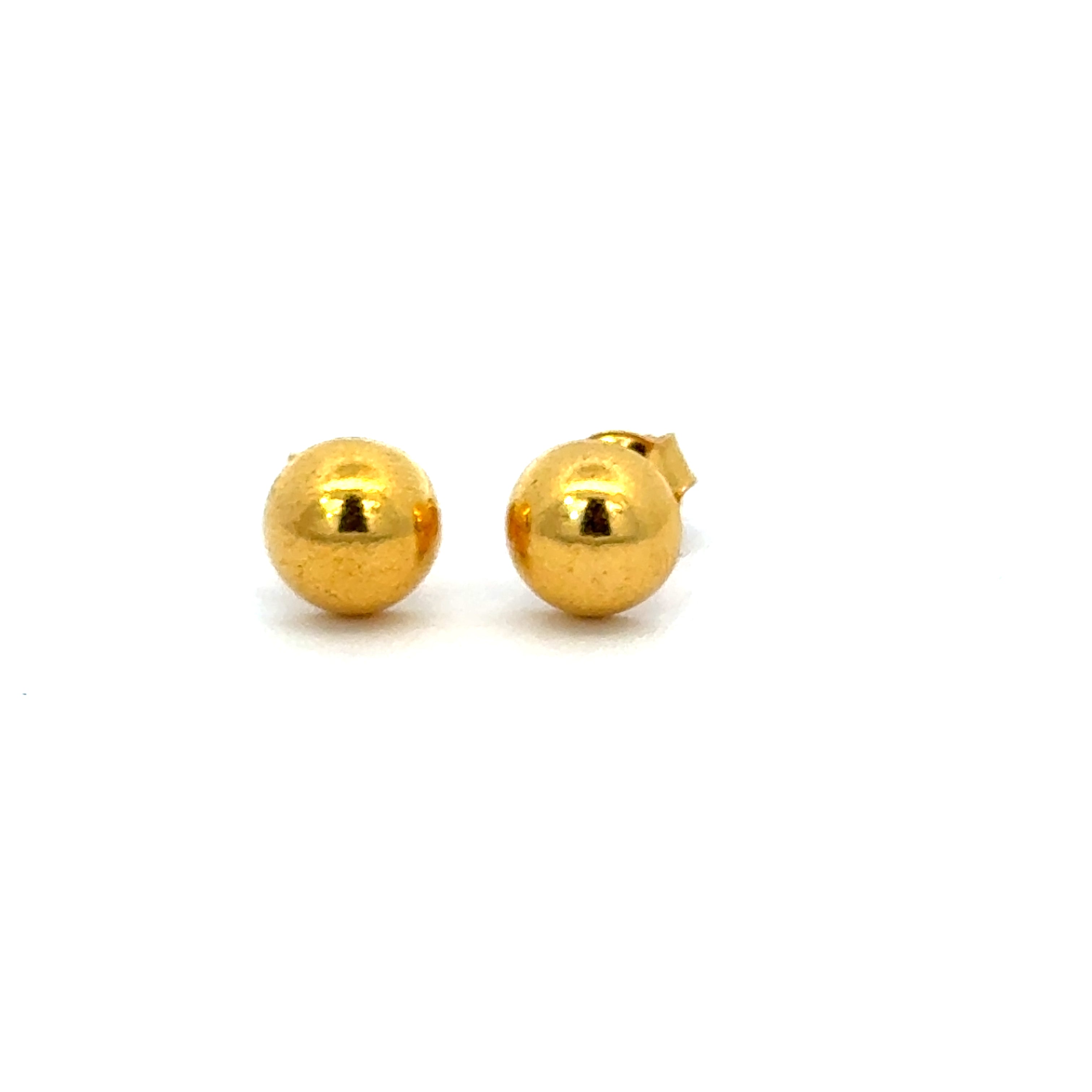 22k Yellow Gold Stud Earrings with gold weight of 1.37g