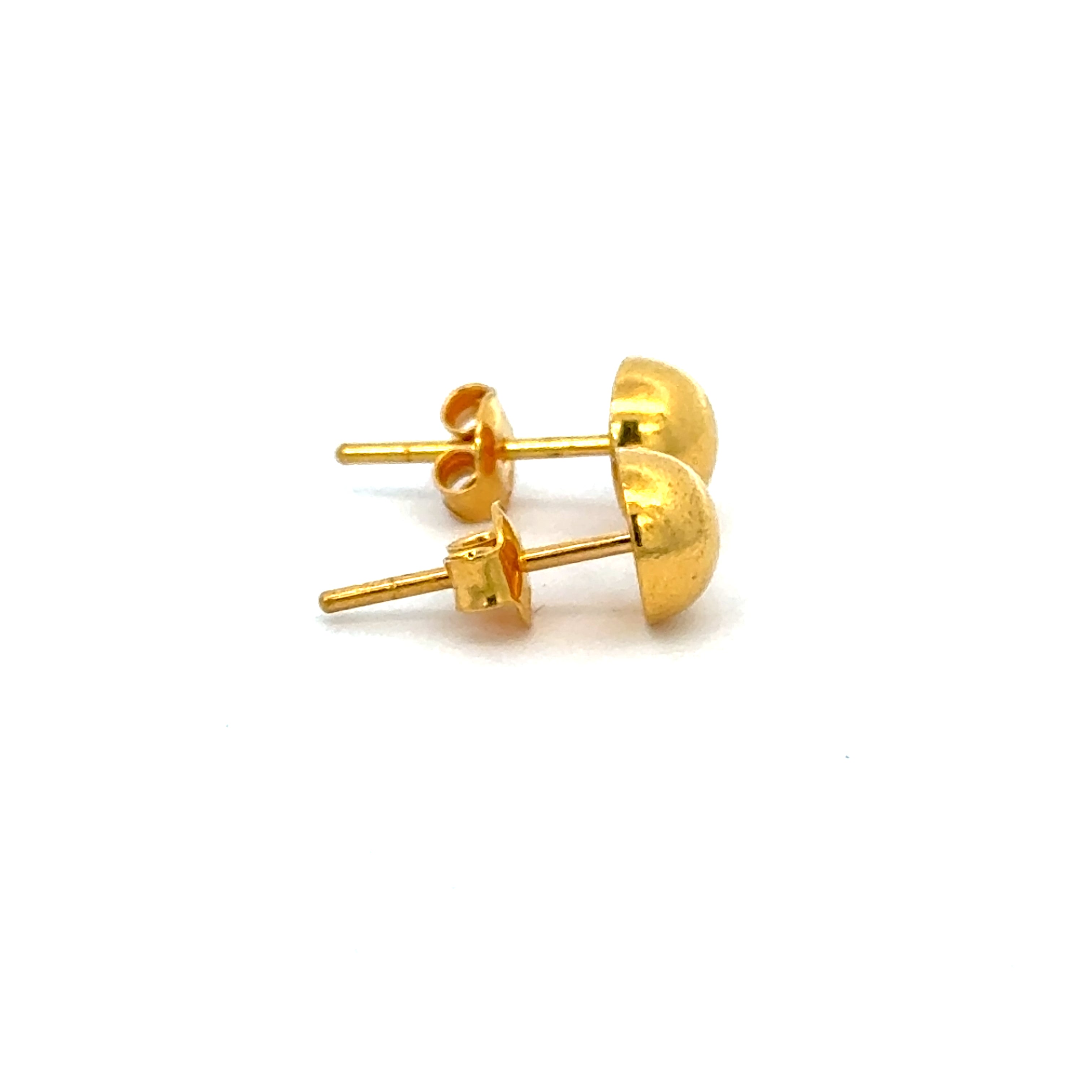 22k Yellow Gold Stud Earrings with gold weight of 1.37g