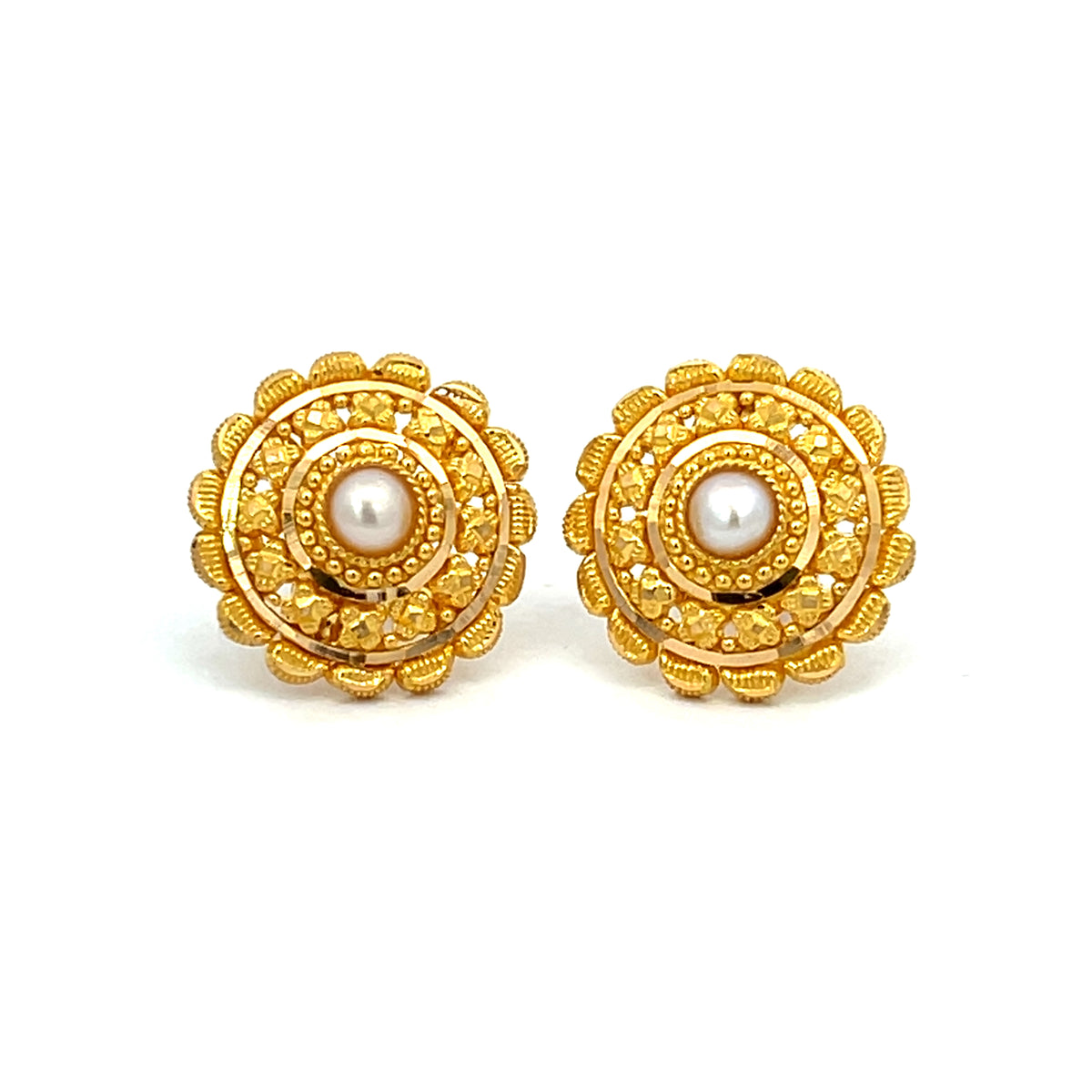 22k Yellow Gold Filigree Medium Earrings with gold weight of 5.2g