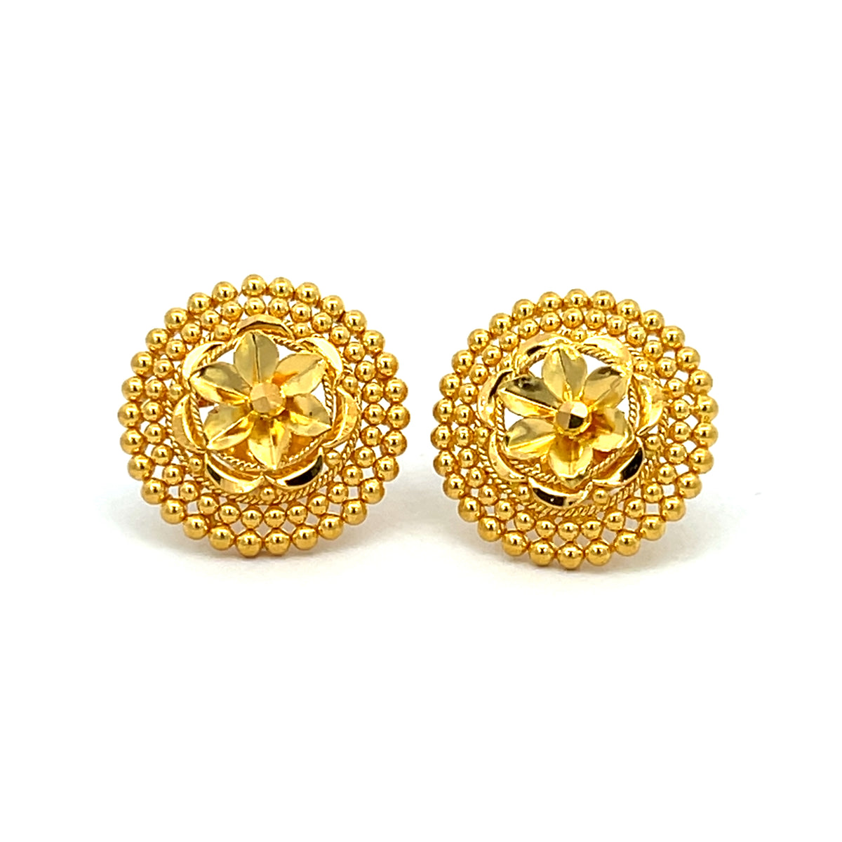 22k Yellow Gold Filigree Medium Earrings with gold weight of 6.5g