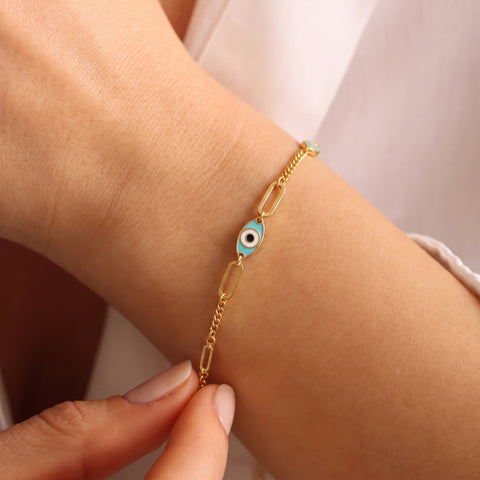 22K Yellow Gold Charm Bracelet measuring 5mm thickness x 7.5 inch length