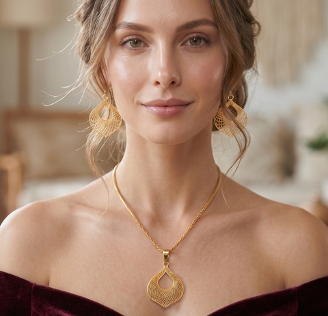 22K Yellow Gold Intricate Pendant and Earrings Set