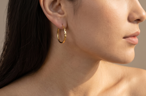 22k Yellow Gold Hoop Earrings with gold weight of 1.38g