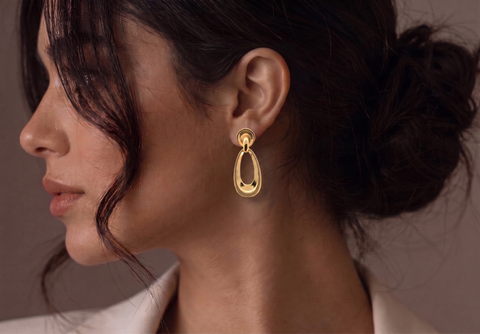 22k Yellow Gold Dangling Earrings with gold weight of 4.53g
