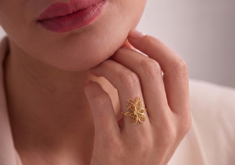 22k Yellow Gold Filigree Butterfly Ring in size 7.5 and total gold weight of 2.16g