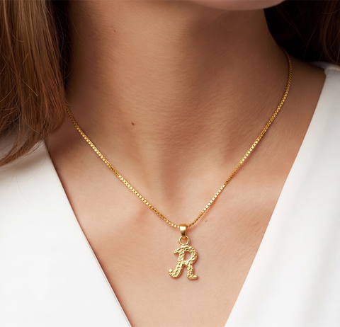 22K Yellow Gold Initial Initial R Pendant with gold weight of 0.99g