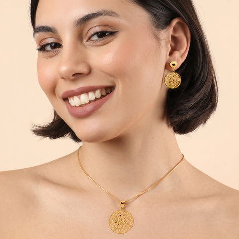 22K Yellow Gold Stunning Filligree Pendant and Earrings Set