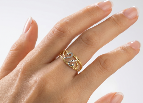 22k Two-Tone Gold Cocktail Fancy Ring in size 7.5 and total gold weight of 1.72g