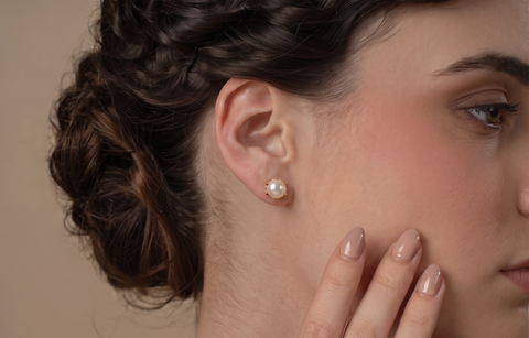 22k Yellow Gold Stud Pearl Baby Earrings with gold weight of 1.11g