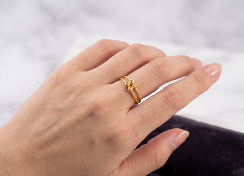 22k Yellow Beaded Gold Ring in size 7.8 and total gold weight of 1.73g
