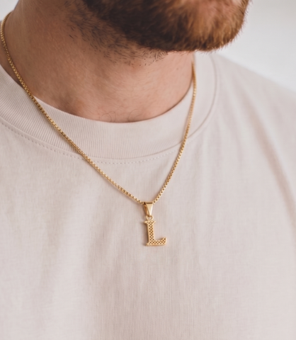 22K Yellow Gold Initial L Pendant with gold weight of 1.62g