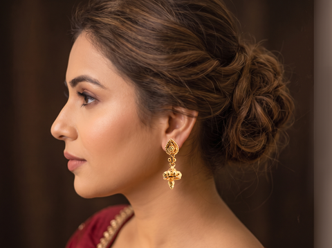 22k Yellow Gold Dangler Earrings with gold weight of 2.94g