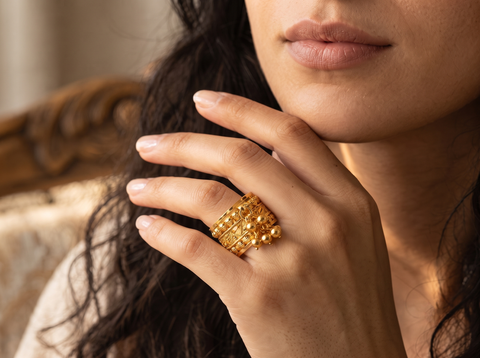 22k Yellow Gold Band Ring in size 6.5 and total gold weight of 4.57g