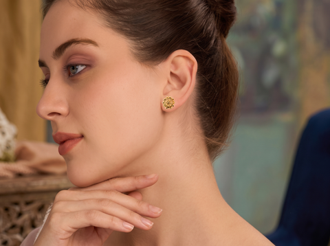 22k Yellow Gold Filigree stud Earrings with gold weight of 1.81g