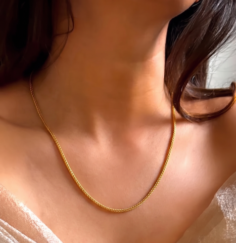 22k Yellow Gold Wheat Spiga Chain measuring 1mm width x 20 inch length