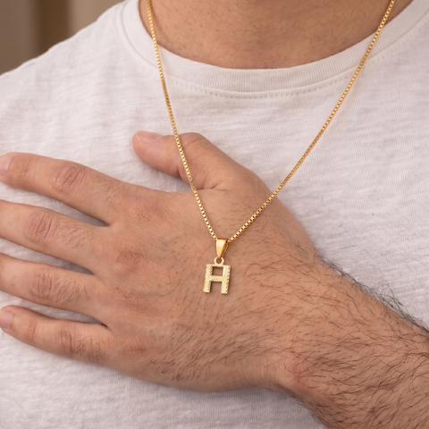 22K Yellow Gold Initial H Pendant with gold weight of 1.3g