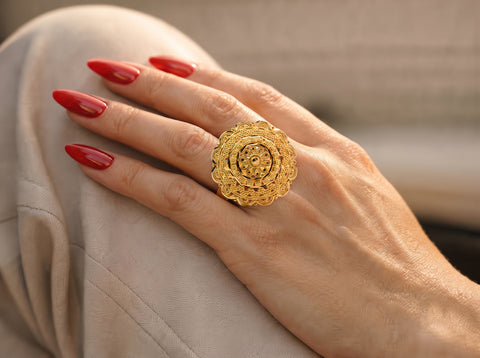 22k Yellow Gold Filigree Adjustable Ring in size 6.5 and total gold weight of 6.13g