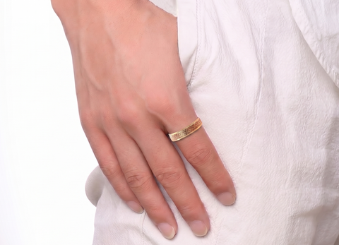22k Two-Tone Gold Fancy Band Ring in size 8.2 and total gold weight of 2.82g