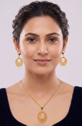 22K Yellow Gold Exquisite Pendant and Earrings Set
