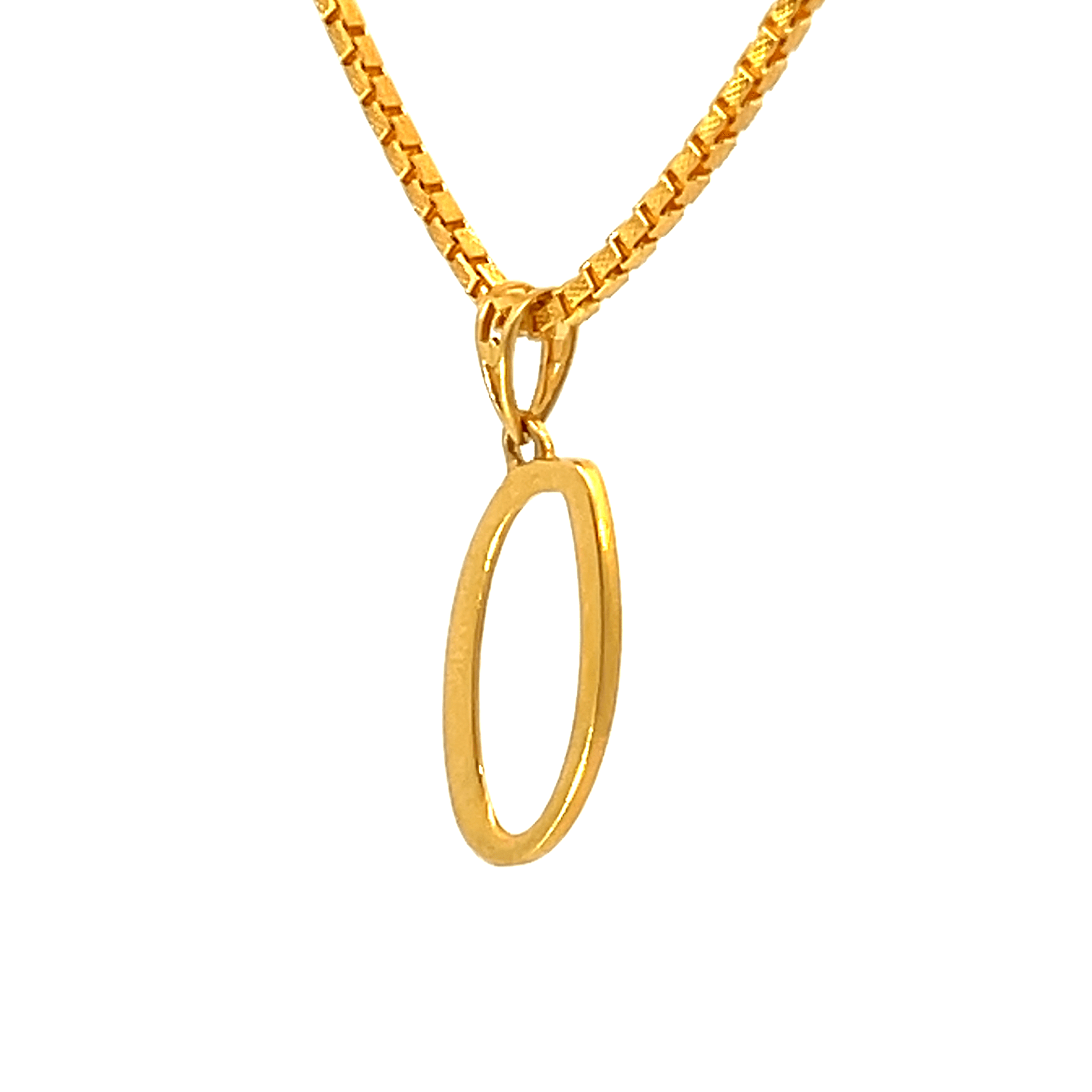 22K Yellow Gold Initial Initial O Pendants with gold weight of 0.93g