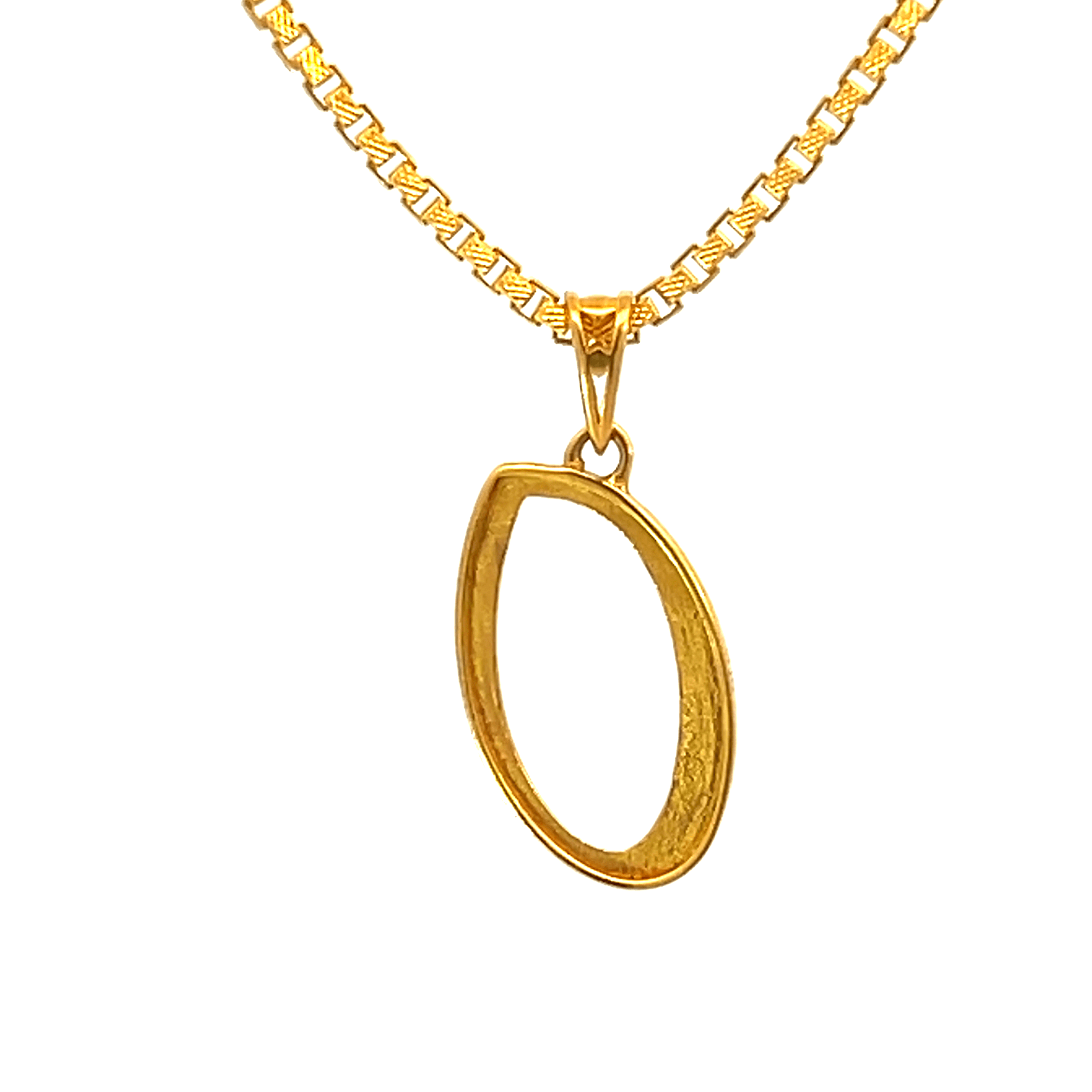 22K Yellow Gold Initial Initial O Pendants with gold weight of 0.93g