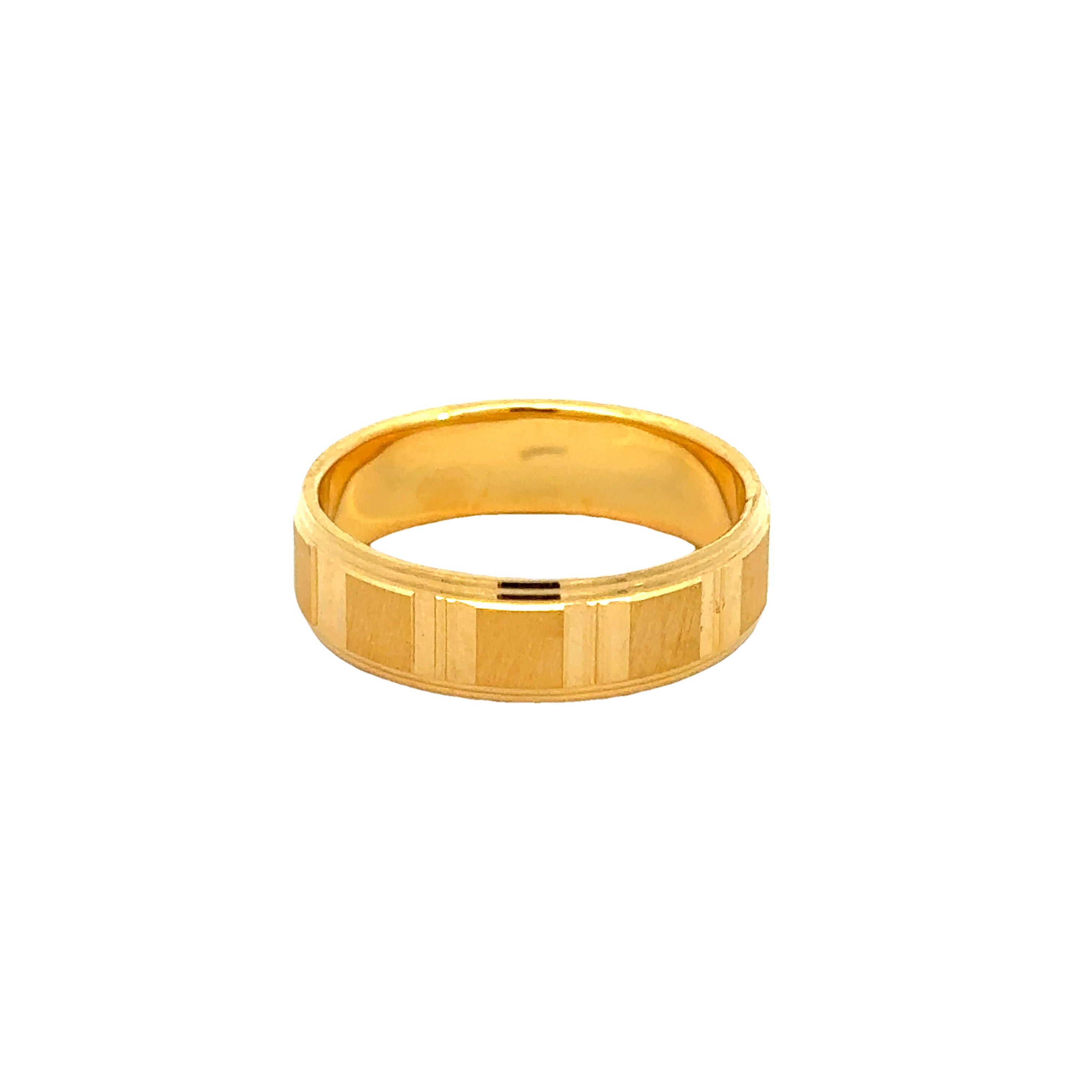 22k Yellow Gold Breathtaking Stunning Wedding Band Ring measuring 9.5 x 6mm thickness