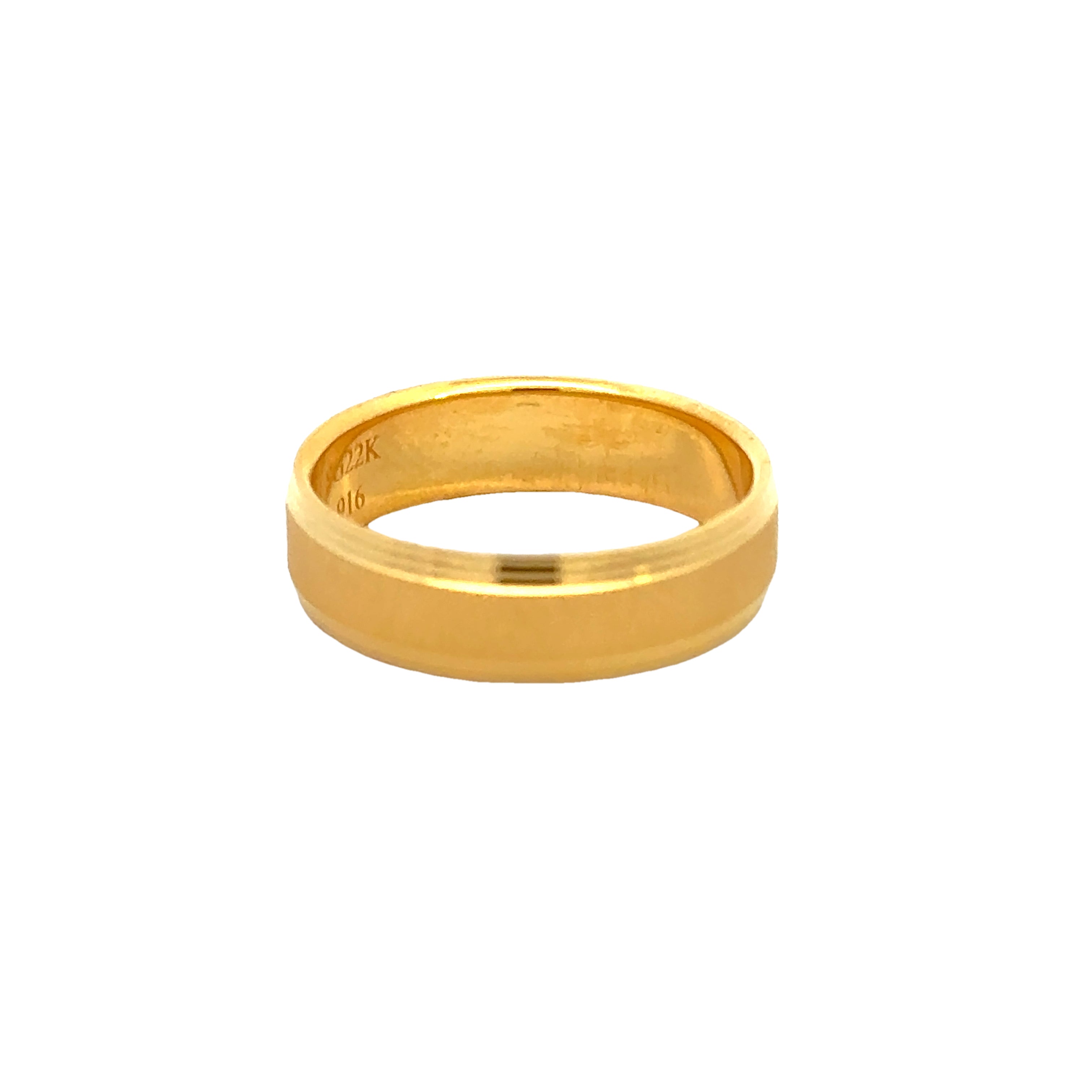 22k Yellow Gold Glistening Sparkling Wedding Band Ring measuring 9.5 x 6mm thickness