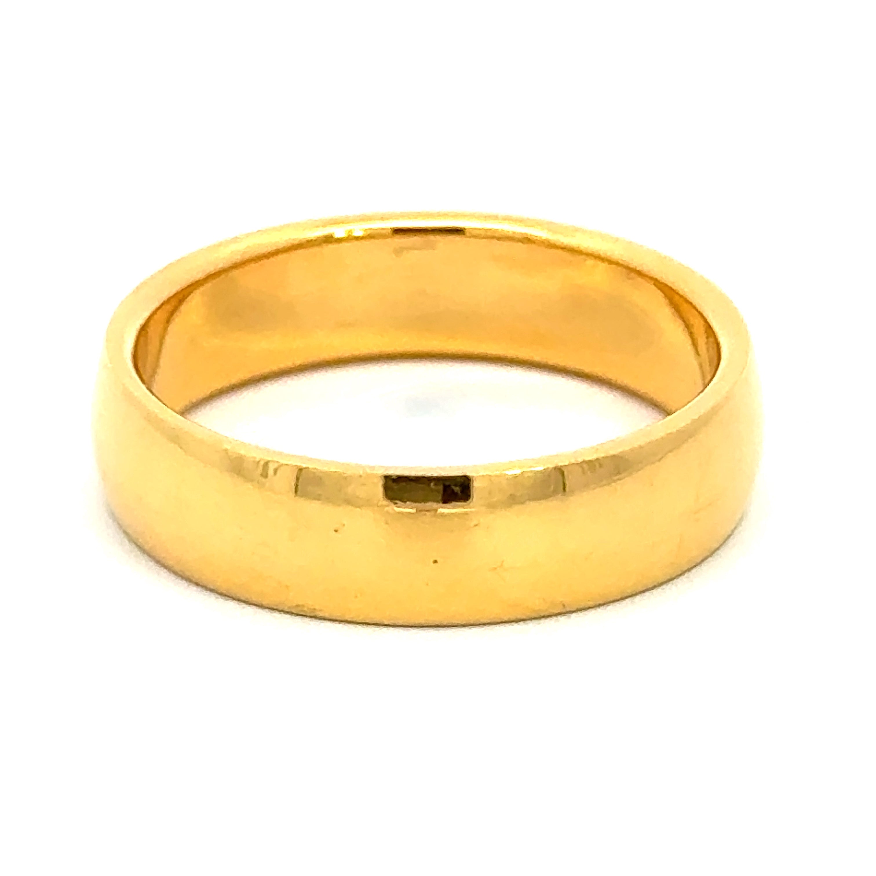 22k Yellow Gold Classic Wedding Band Ring measuring 9 x 6mm thickness