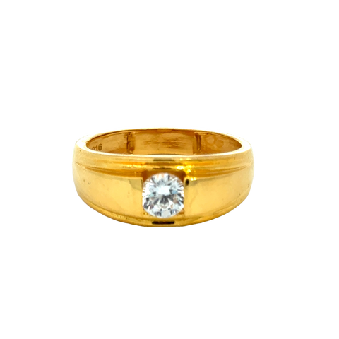 22k Yellow Cubic Zirconia Bands Mens Rings in size 10 and total gold weight of 7g