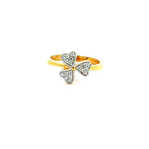 22k Yellow Cubic Zirconia Cocktail Fancy Clover  Rings in size 7 and total gold weight of 3.53g