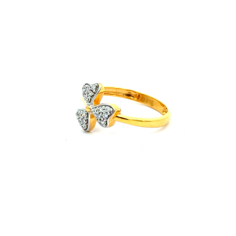 22k Yellow Cubic Zirconia Cocktail Fancy Clover  Rings in size 7 and total gold weight of 3.53g