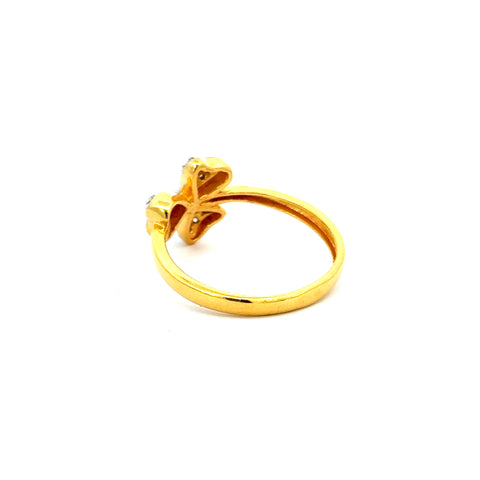 22k Yellow Cubic Zirconia Cocktail Fancy Clover  Rings in size 7 and total gold weight of 3.53g