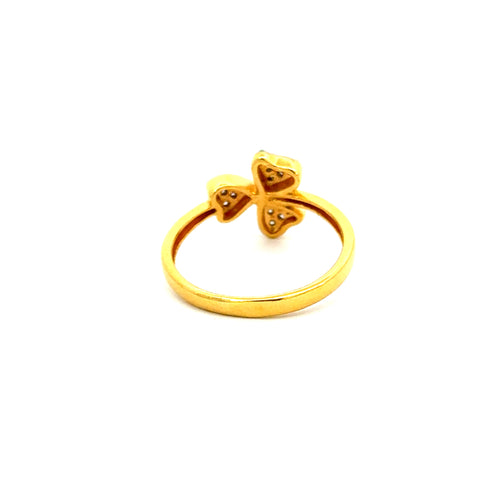 22k Yellow Cubic Zirconia Cocktail Fancy Clover  Rings in size 7 and total gold weight of 3.53g