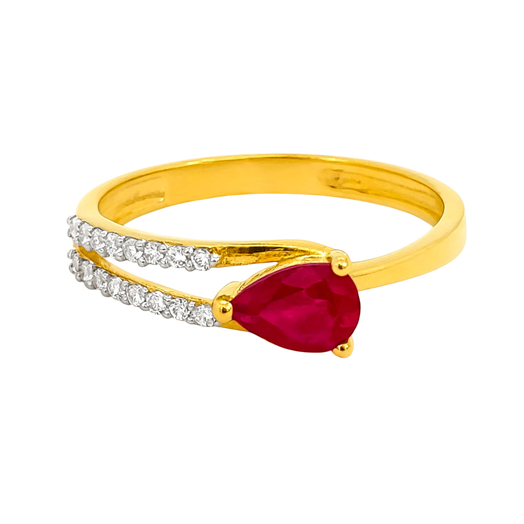 22k Yellow Cubic Zirconia Solitaire Fancy Petite  Rings in size 6.5 and total gold weight of 2.1g