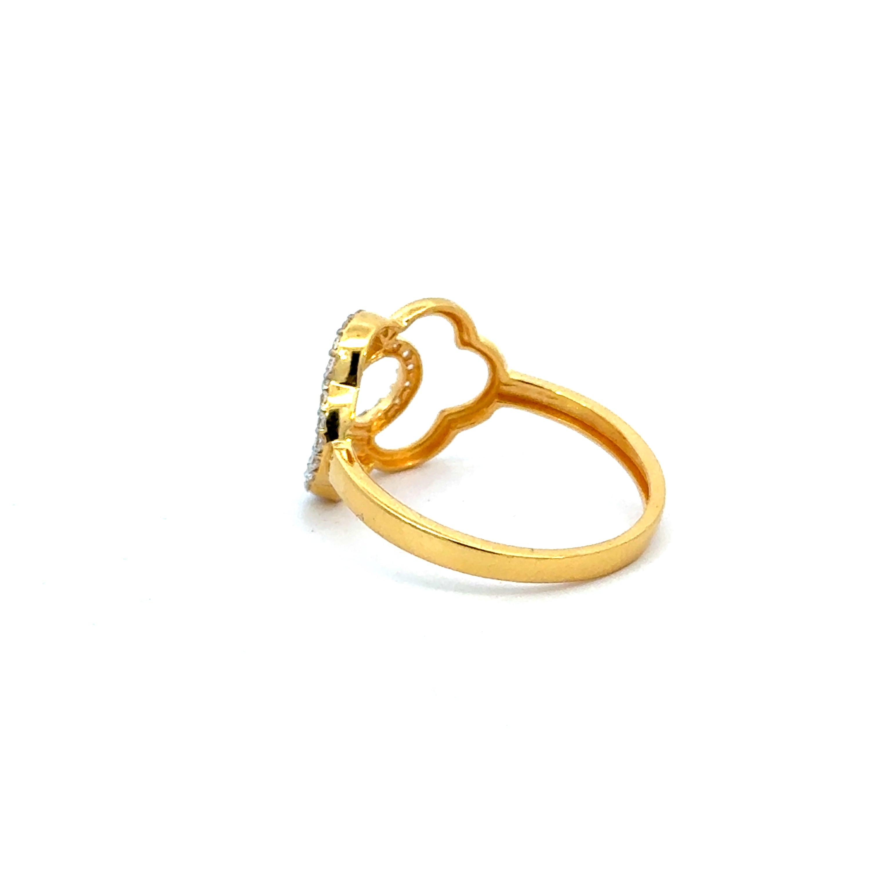 22k Yellow Cubic Zirconia Cocktail Fancy Clover  Rings in size 8 and total gold weight of 2.84g