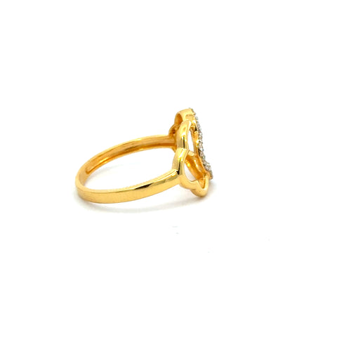 22k Yellow Cubic Zirconia Cocktail Fancy Clover  Rings in size 8 and total gold weight of 2.84g