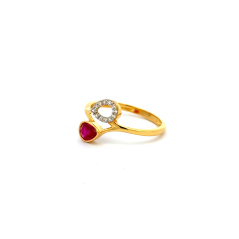 22k Yellow Cubic Zirconia Cocktail Fancy Petite  Rings in size 6.5 and total gold weight of 2.54g