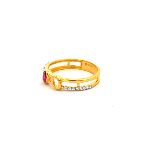 22k Yellow Cubic Zirconia Solitaire Cocktail Rings in size 7 and total gold weight of 2.67g